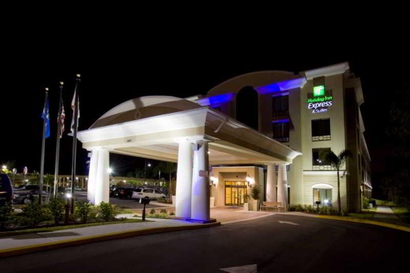 Holiday Inn Express Hotel & Suites Tampa-Usf-Busch Gardens, An Ihg Hotel Екстериор снимка